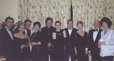 Сотрудник Адвокатского бюро "Щеглов и партнёры" Катерина Щеглова с новозеландскими партнёрами (четвёртая слева). Крайстчёрч. Сентябрь 2001 г.